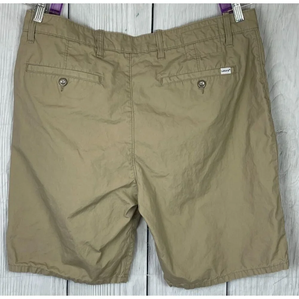 Levis men khaki